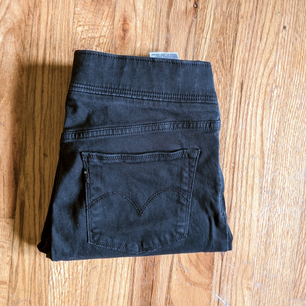 Levi black skinny jeans jegging size 6